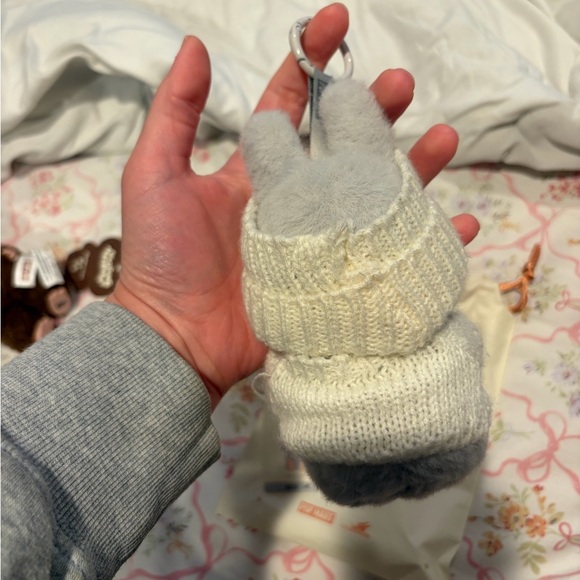 Labubu - Picture 2 of 2